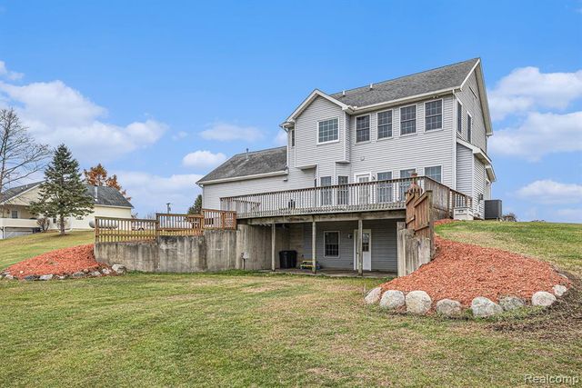 4850 Hogback Road, Fowlerville, MI 48836