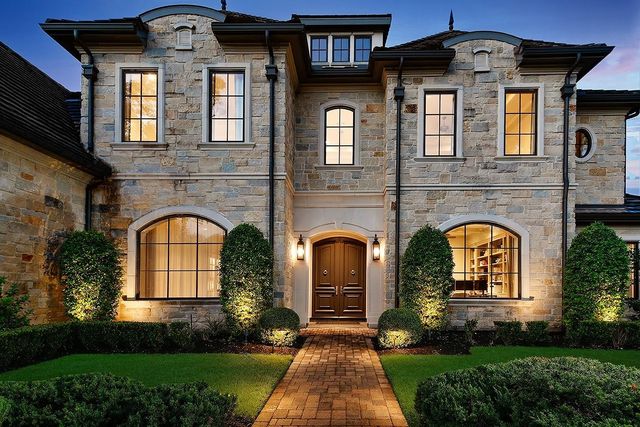 23 N Fazio Way, The Woodlands, TX 77389