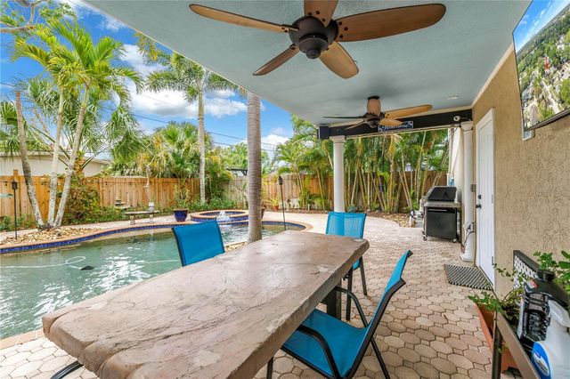 786 59TH AVENUE NE, St Petersburg, FL 33703