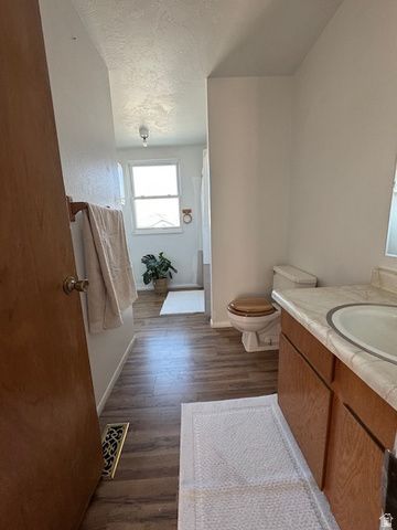 3718 S BRONCO CIR, Magna, UT 84044