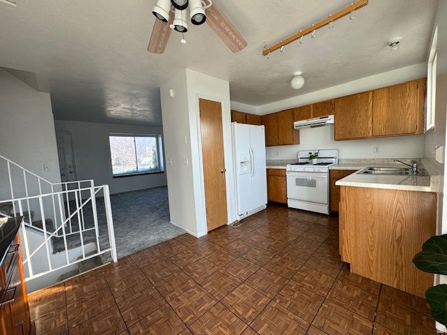 3718 S BRONCO CIR, Magna, UT 84044