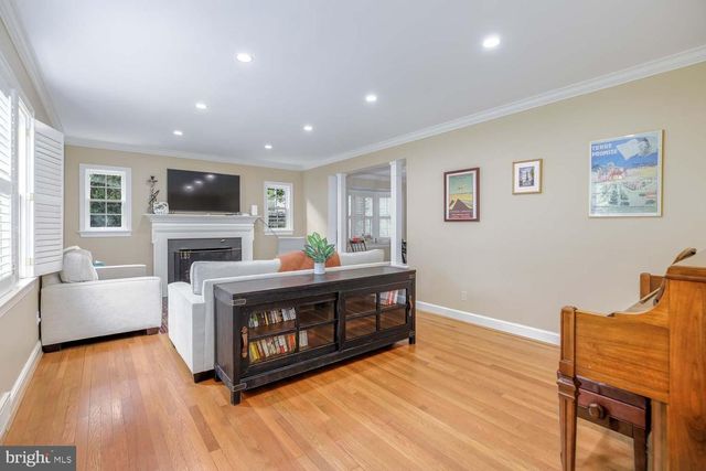 3209 THORNAPPLE ST, Chevy Chase, MD 20815