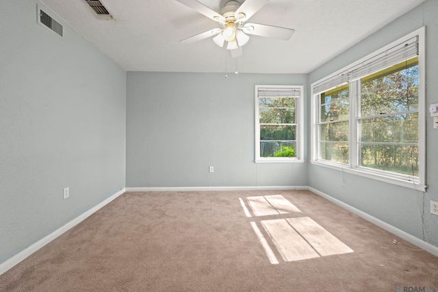 9384 S Riveroaks Dr, Baton Rouge, LA 70815