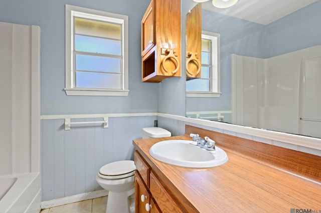 9384 S Riveroaks Dr, Baton Rouge, LA 70815