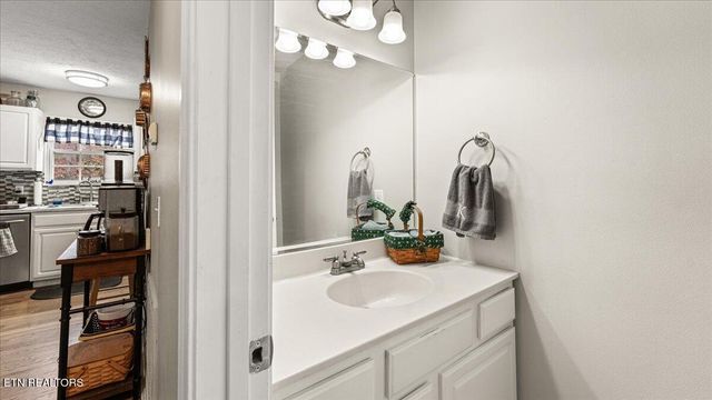 2294 N Highway 92, Jefferson City, TN 37760