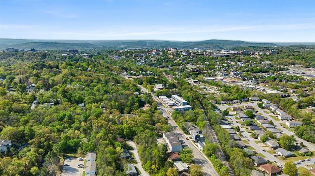 426 W Lawson Street, Fayetteville, AR 72703