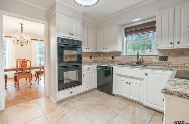 5028 Chad Dr, Tyler, TX 75703