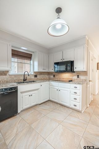 5028 Chad Dr, Tyler, TX 75703