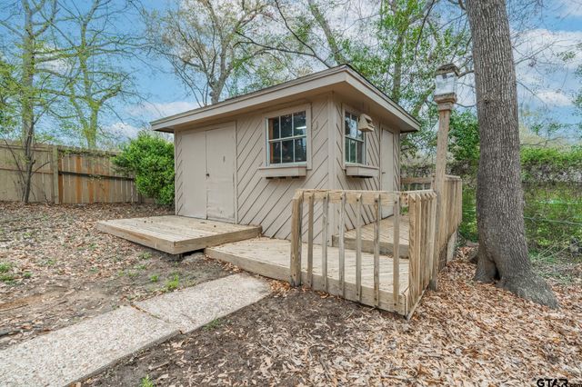 5028 Chad Dr, Tyler, TX 75703