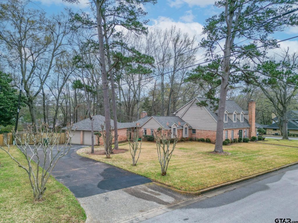 5028 Chad Dr, Tyler, TX 75703