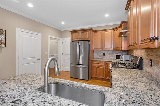 12 Fox Hill Lane 12, Dracut, MA 01826