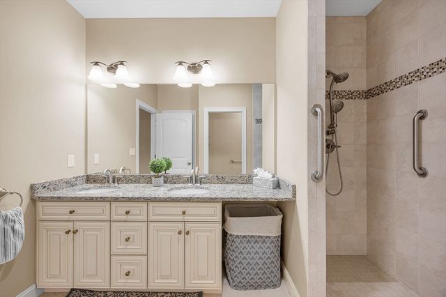 12 Fox Hill Lane 12, Dracut, MA 01826