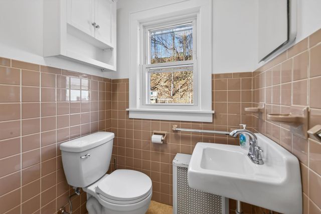 1668 Hartford Avenue, Hartford, VT 05001