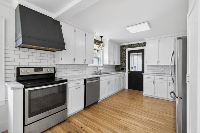 1668 Hartford Avenue, Hartford, VT 05001