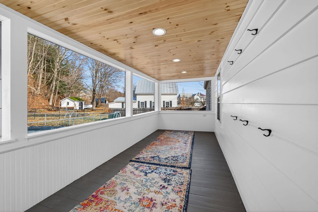 1668 Hartford Avenue, Hartford, VT 05001