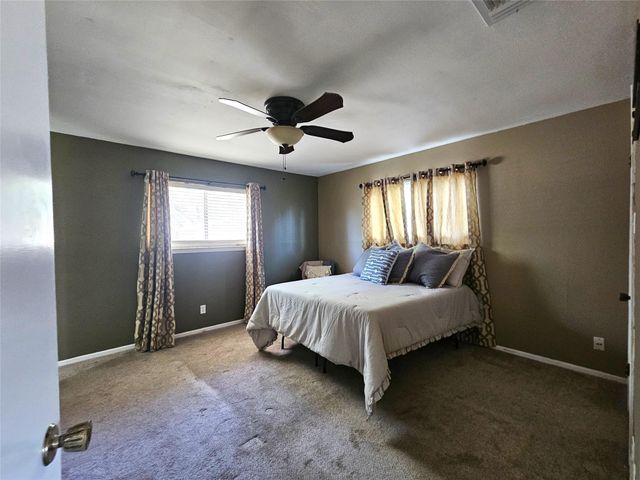 1648 Eastwood DR, Seguin, TX 78155