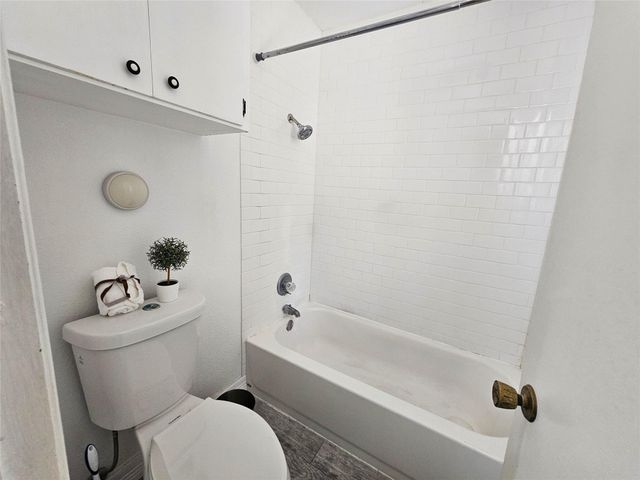 1648 Eastwood DR, Seguin, TX 78155