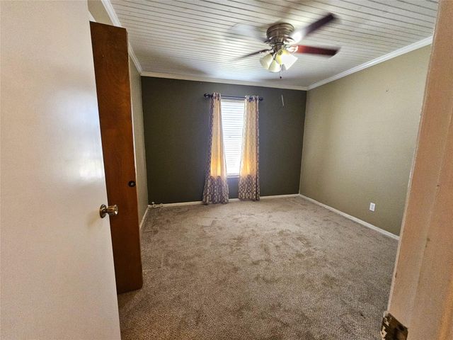 1648 Eastwood DR, Seguin, TX 78155