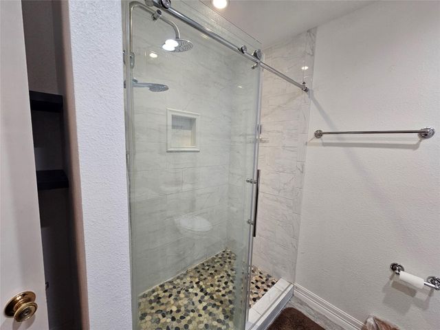 1648 Eastwood DR, Seguin, TX 78155