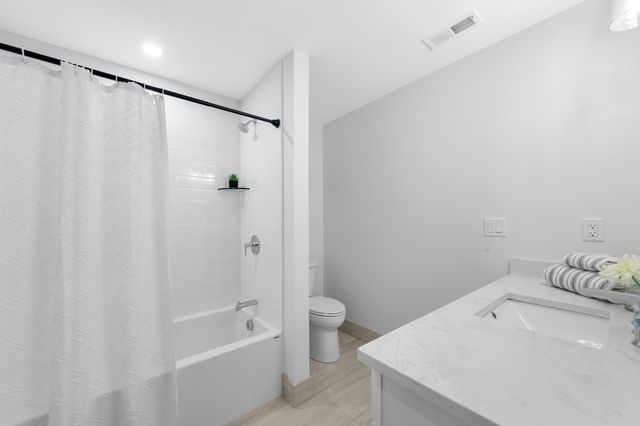 37 School St 37, Woburn, MA 01801