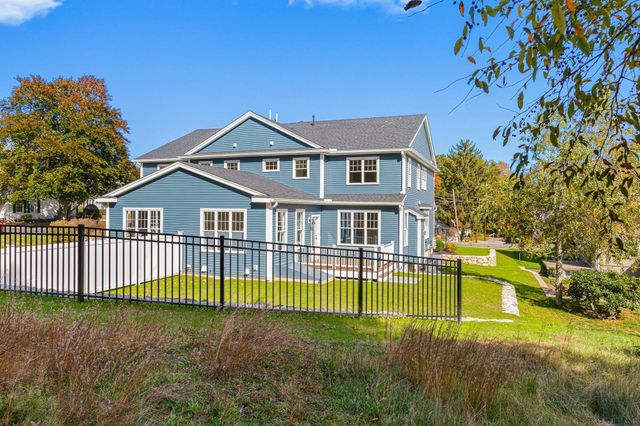 37 School St 37, Woburn, MA 01801