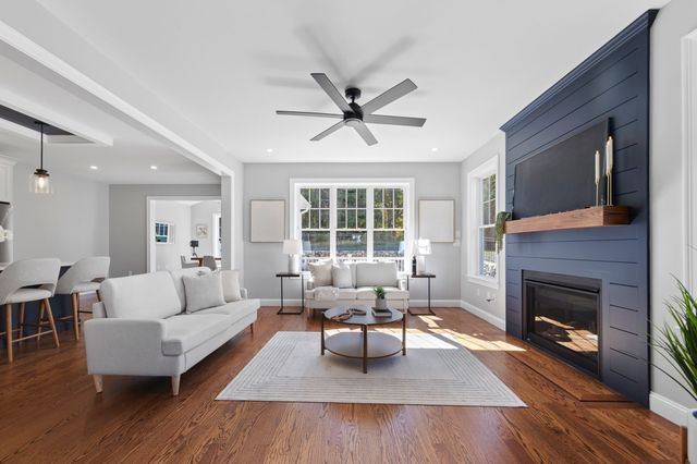 37 School St 37, Woburn, MA 01801