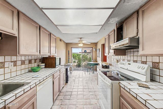 4034 W LOMA Lane, Phoenix, AZ 85051