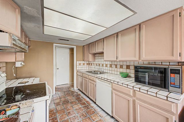 4034 W LOMA Lane, Phoenix, AZ 85051