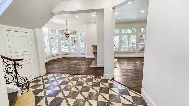 2821 Hood Street, Dallas, TX 75219