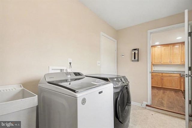 2113 MATTHEW LN, Fredericksburg, VA 22405