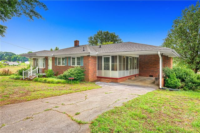 1128 Friendship Road, Seneca, SC 29678