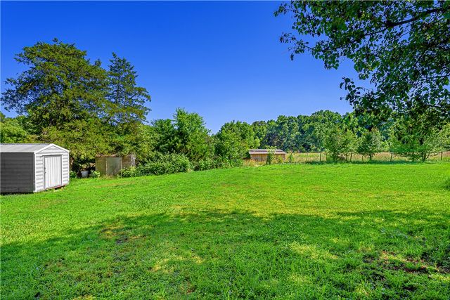 1128 Friendship Road, Seneca, SC 29678