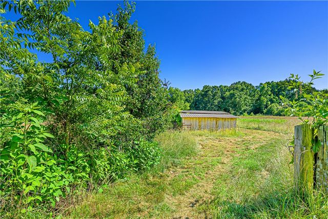 1128 Friendship Road, Seneca, SC 29678