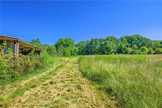 1128 Friendship Road, Seneca, SC 29678