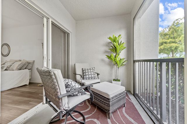 140 SW Peacock Blvd Apt 103, Port St Lucie, FL 34986