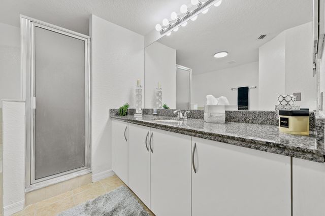 140 SW Peacock Blvd Apt 103, Port St Lucie, FL 34986