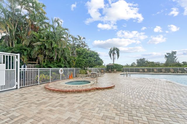 140 SW Peacock Blvd Apt 103, Port St Lucie, FL 34986