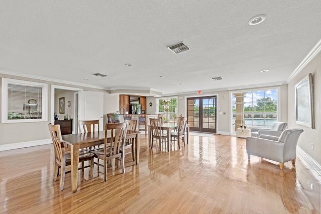 140 SW Peacock Blvd Apt 103, Port St Lucie, FL 34986