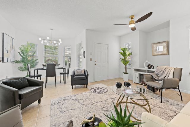 140 SW Peacock Blvd Apt 103, Port St Lucie, FL 34986