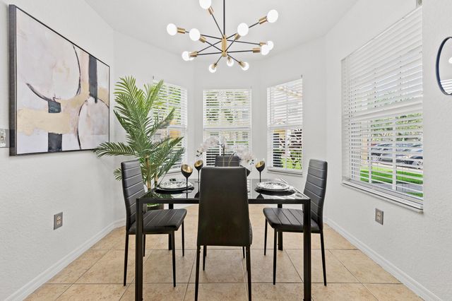 140 SW Peacock Blvd Apt 103, Port St Lucie, FL 34986