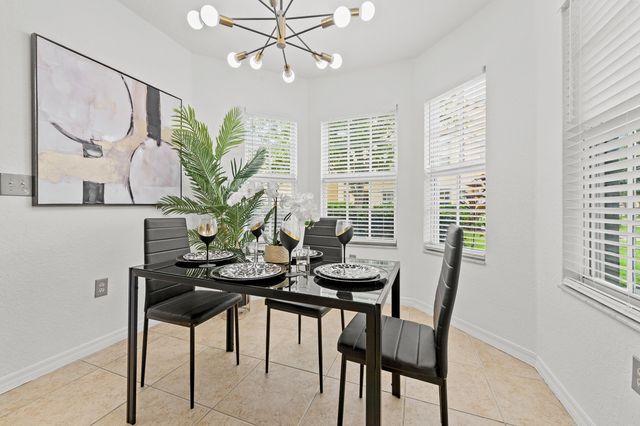 140 SW Peacock Blvd Apt 103, Port St Lucie, FL 34986