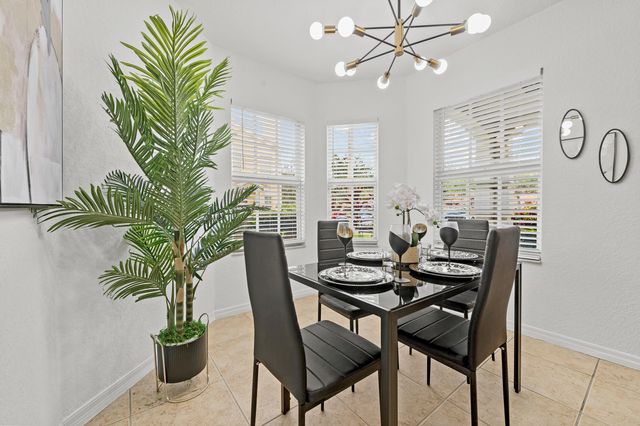 140 SW Peacock Blvd Apt 103, Port St Lucie, FL 34986