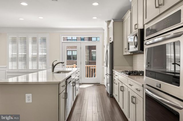 3698 AMBROSE HILLS RD, Falls Church, VA 22041