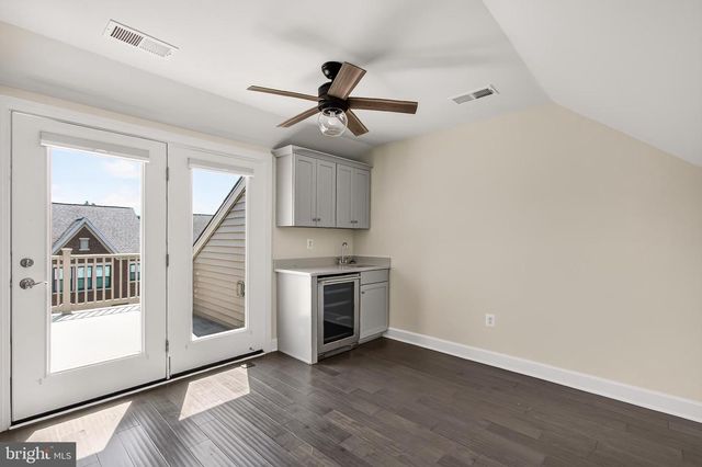 3698 AMBROSE HILLS RD, Falls Church, VA 22041