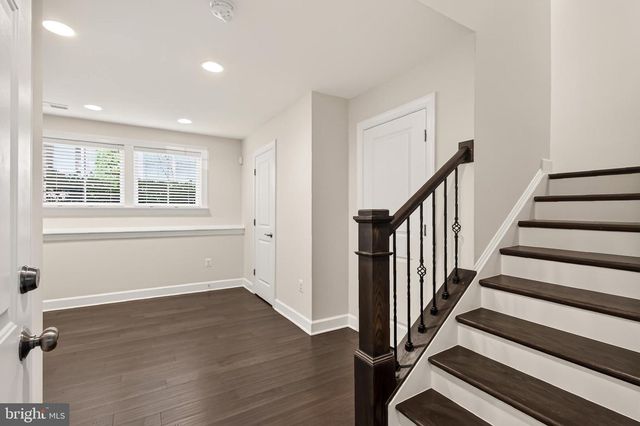 3698 AMBROSE HILLS RD, Falls Church, VA 22041