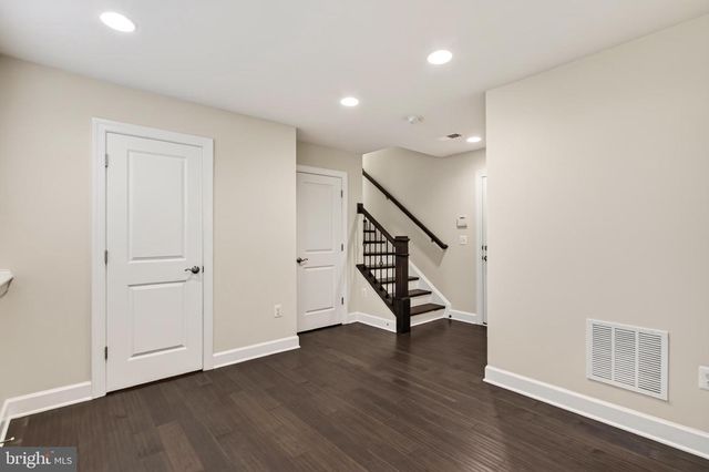 3698 AMBROSE HILLS RD, Falls Church, VA 22041