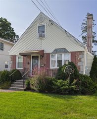 528 Stratford Road, South Hempstead, NY 11550