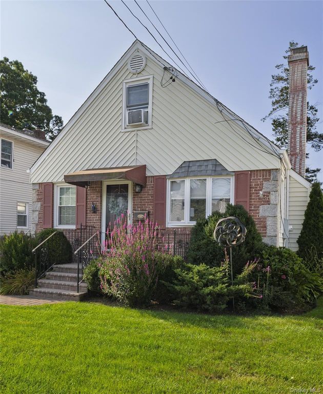 528 Stratford Road, South Hempstead, NY 11550