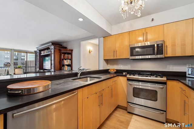 25 Forest Street 6L, Stamford, CT 06901