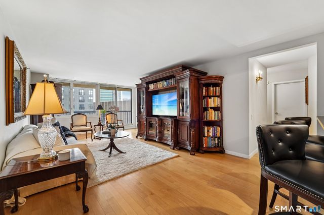 25 Forest Street 6L, Stamford, CT 06901